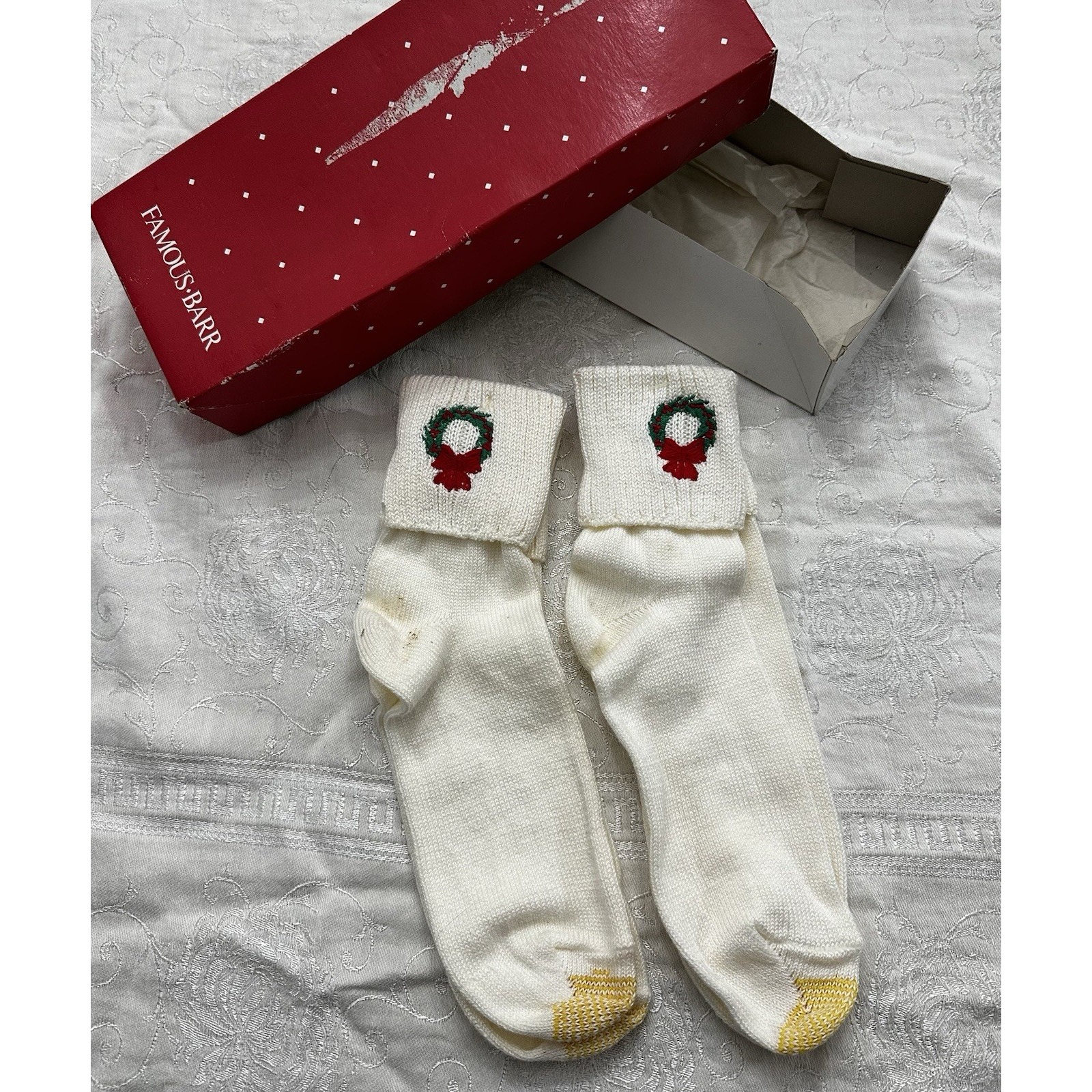 Famous Barr Vintage Embroidered Christmas Wreath Socks In Original Box  2 Pairs